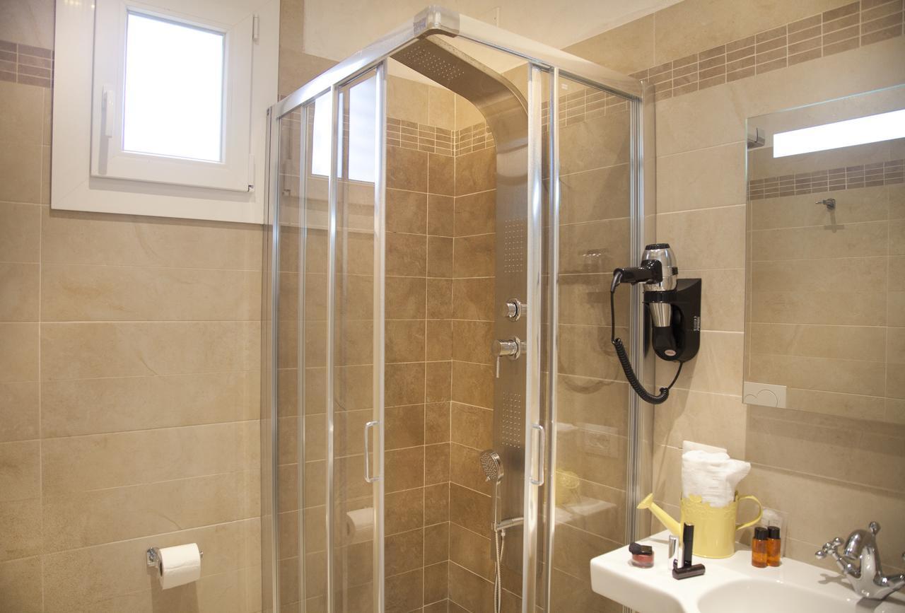 Marina Beach Suite Hotel Rimini Bagian luar foto
