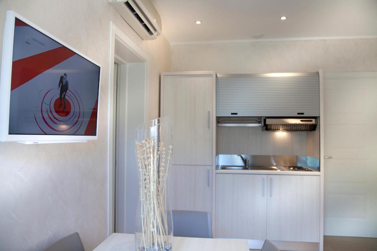 Marina Beach Suite Hotel Rimini Bagian luar foto